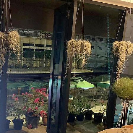 Susu Khaosan Hostel Bangkok Luaran gambar