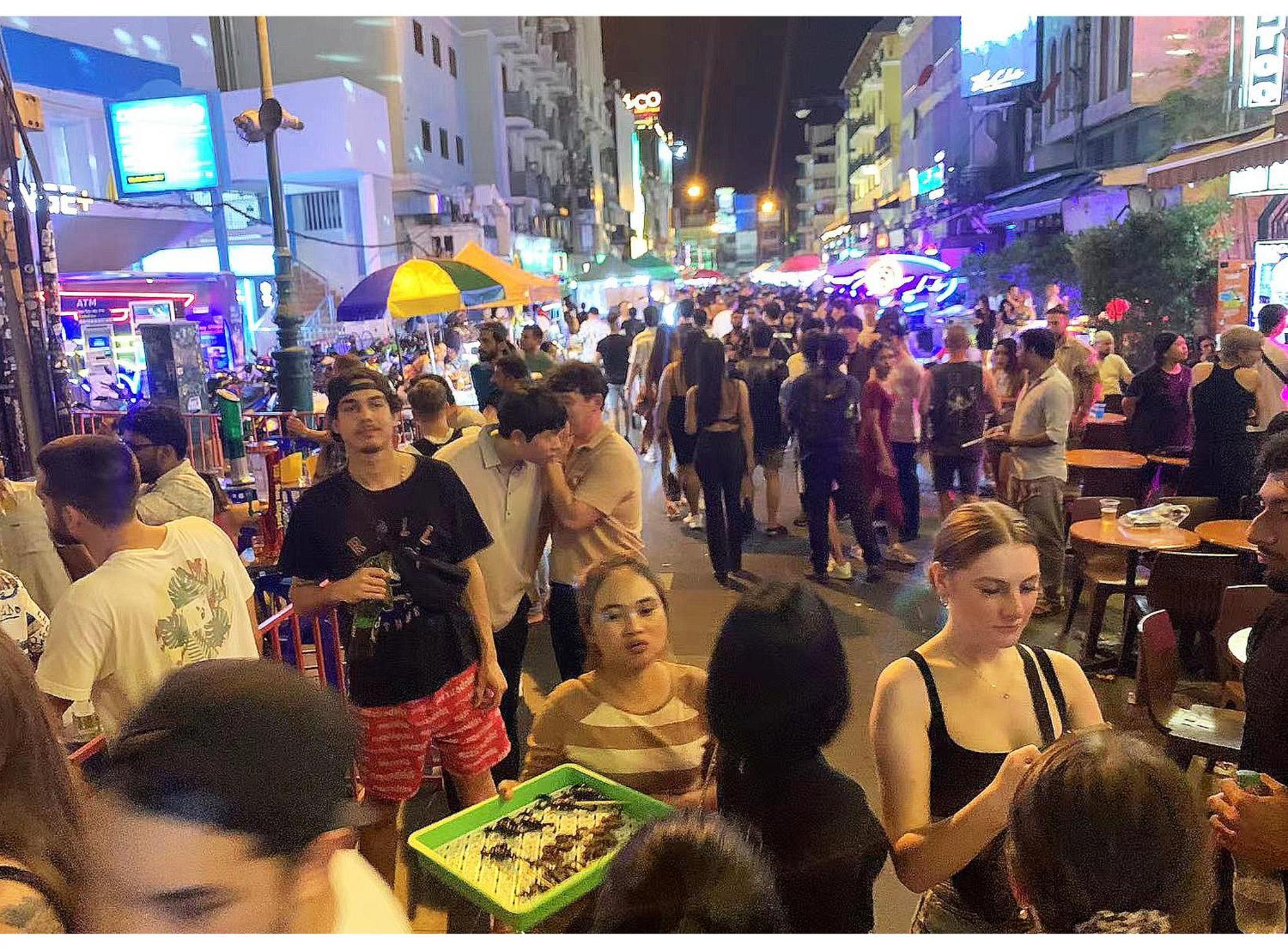 Susu Khaosan Hostel Bangkok Luaran gambar